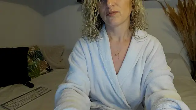 Snapshot of Jadore_able chatting on 7, 2, 2026 Jadore able online show from 7, 2, 2026