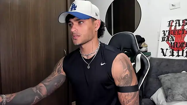 Snapshot of Alessandro_Vanni chatting on 12, 9, 2025 Alessandro Vanni online show from 12, 9, 2025