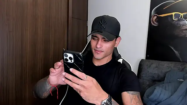 Snapshot of Alessandro_Vanni chatting on 19, 3, 2025 Alessandro Vanni online show from 19, 3, 2025