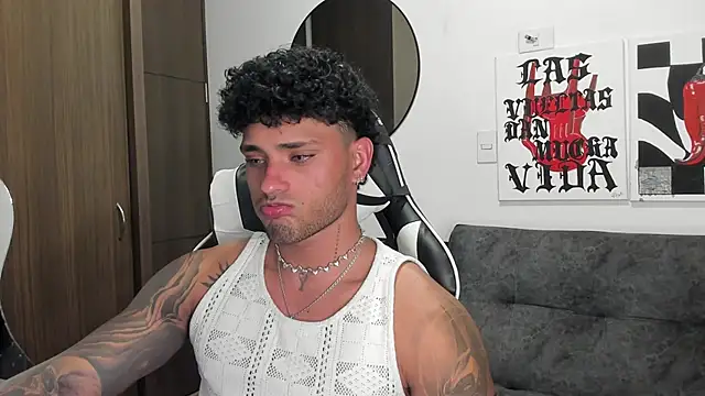 Snapshot of Alessandro_Vanni chatting on 15, 12, 2025 Alessandro Vanni online show from 15, 12, 2025