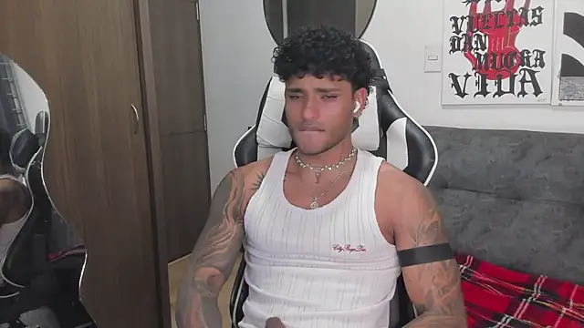 Snapshot of Alessandro_Vanni chatting on 8, 1, 2026 Alessandro Vanni online show from 8, 1, 2026