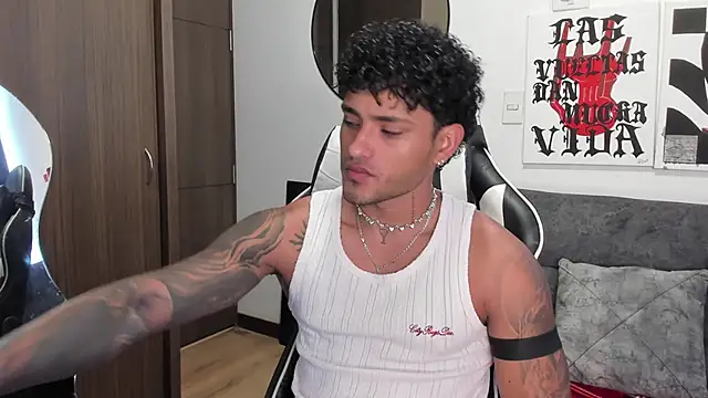 Snapshot of Alessandro_Vanni chatting on 15, 1, 2026 Alessandro Vanni online show from 15, 1, 2026