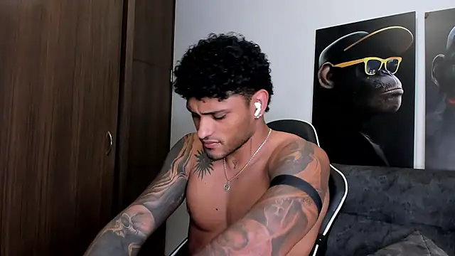 Snapshot of Alessandro_Vanni chatting on 17, 3, 2025 Alessandro Vanni online show from 17, 3, 2025