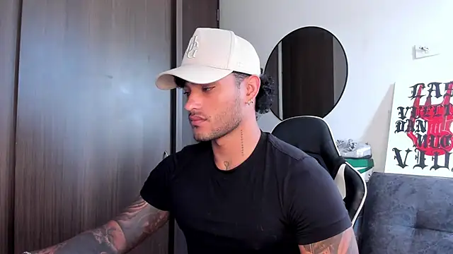 Snapshot of Alessandro_Vanni chatting on 26, 9, 2025 Alessandro Vanni online show from 26, 9, 2025