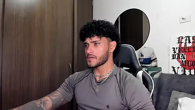 Snapshot of Alessandro_Vanni chatting on 9, 9, 2025 Alessandro Vanni online show from 9, 9, 2025