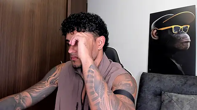 Snapshot of Alessandro_Vanni chatting on 14, 3, 2025 Alessandro Vanni online show from 14, 3, 2025