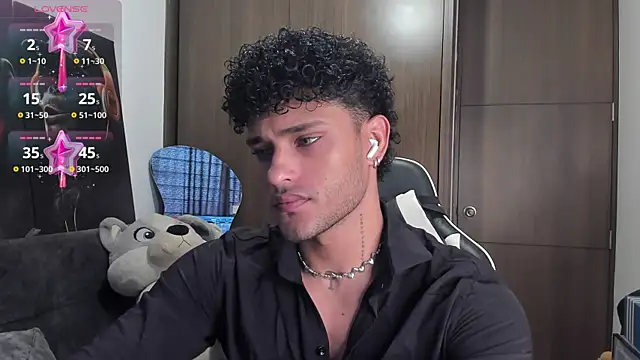 Snapshot of Alessandro_Vanni chatting on 31, 10, 2025 Alessandro Vanni online show from 31, 10, 2025