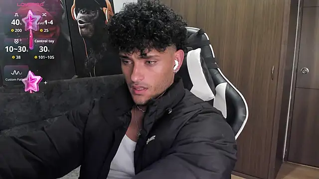 Snapshot of Alessandro_Vanni chatting on 12, 11, 2025 Alessandro Vanni online show from 12, 11, 2025