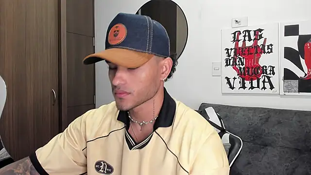 Snapshot of Alessandro_Vanni chatting on 14, 12, 2025 Alessandro Vanni online show from 14, 12, 2025