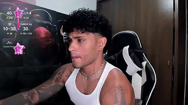 Snapshot of Alessandro_Vanni chatting on 22, 10, 2025 Alessandro Vanni online show from 22, 10, 2025