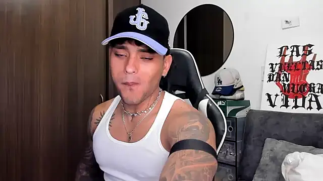 Snapshot of Alessandro_Vanni chatting on 10, 9, 2025 Alessandro Vanni online show from 10, 9, 2025