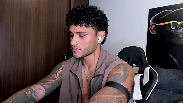 Snapshot of Alessandro_Vanni chatting on 17, 3, 2025 Alessandro Vanni online show from 17, 3, 2025