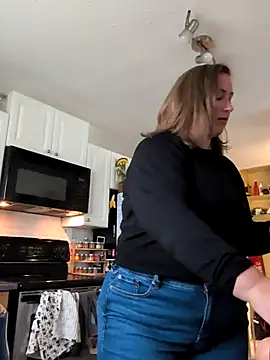 Snapshot of Canadian_BBW chatting on 6, 11, 2025 Canadian BBW online show from 6, 11, 2025