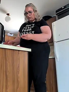 Canadian BBW online show from 9, 7, 2026