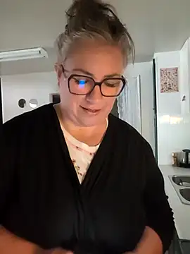 Canadian BBW online show from 24, 6, 2026