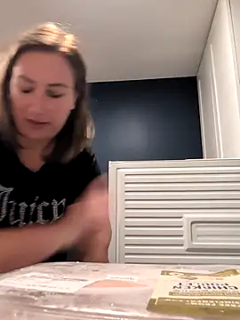 Snapshot of Canadian_BBW chatting on 7, 11, 2025 Canadian BBW online show from 7, 11, 2025