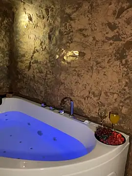 joanaelaa online show from 16, 12, 2024