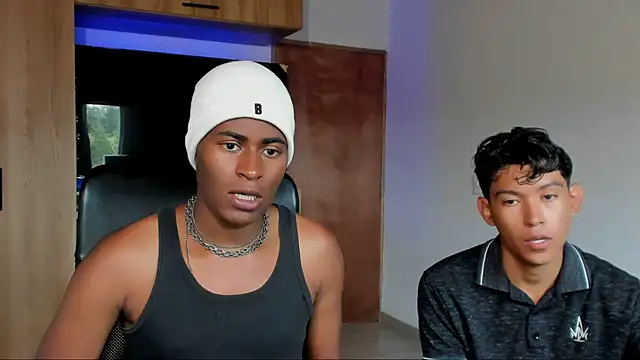 Snapshot of CrissBrownxxx chatting on 4, 7, 2026 CrissBrownxxx online show from 4, 7, 2026