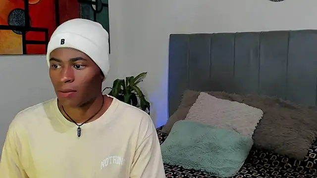 Snapshot of CrissBrownxxx chatting on 22, 10, 2025 CrissBrownxxx online show from 22, 10, 2025