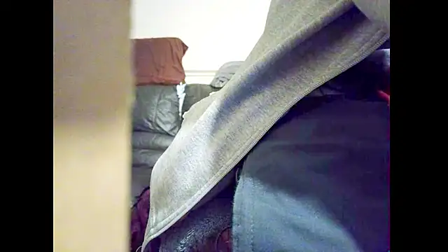 hairyuncut00 online show from 23, 3, 2026