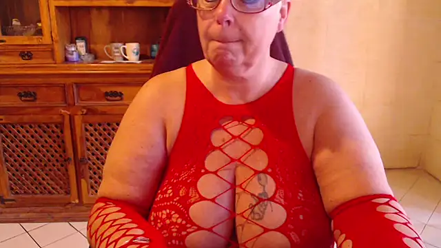 MISS LINDAH online show from 1, 3, 2026