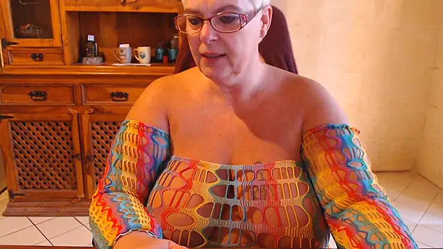 Snapshot of MISS_LINDAH chatting on 17, 7, 2026 MISS LINDAH online show from 17, 7, 2026