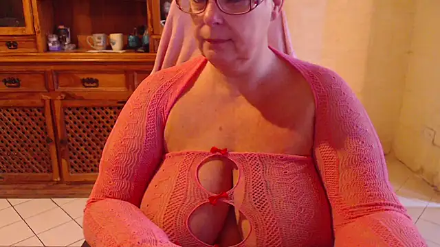 MISS LINDAH online show from 21, 10, 2025