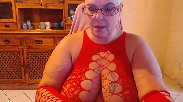 MISS LINDAH online show from 16, 9, 2025