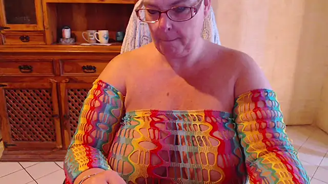 MISS LINDAH online show from 19, 4, 2026