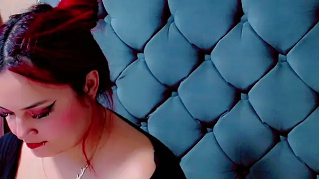 Imannejulienne online show from 14, 9, 2025