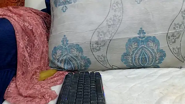 Snapshot of netuhubby chatting on 28, 12, 2024 netuhubby online show from 28, 12, 2024