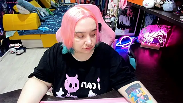 Softie Sofy online show from 3, 3, 2026