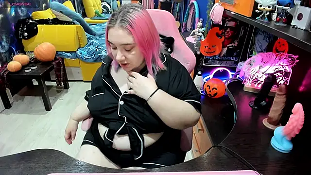 Softie Sofy online show from 30, 10, 2025