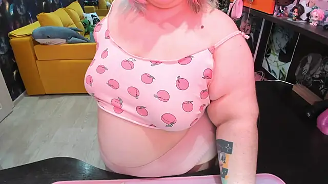 Snapshot of Softie_Sofy chatting on 25, 6, 2026 Softie Sofy online show from 25, 6, 2026