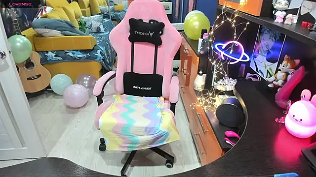 Softie Sofy online show from 8, 3, 2025