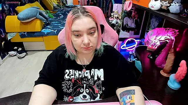 Softie Sofy online show from 28, 2, 2026