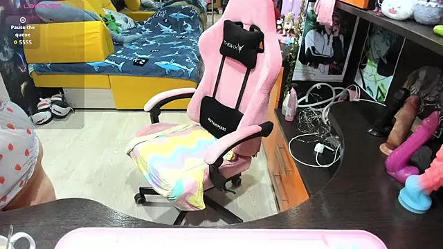 Softie Sofy online show from 17, 2, 2026