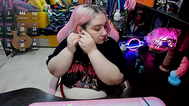 Softie Sofy online show from 24, 9, 2025