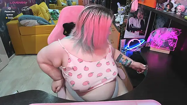 Snapshot of Softie_Sofy chatting on 18, 6, 2026 Softie Sofy online show from 18, 6, 2026