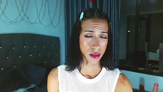 Kenisha Sweet online show from 9, 3, 2025