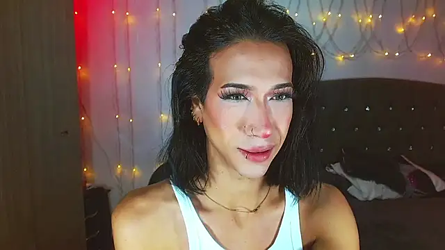 Kenisha Sweet online show from 5, 3, 2025