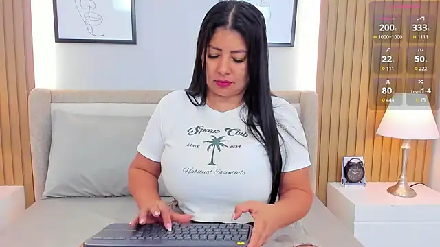 Snapshot of natural_bigboobs chatting on 27, 11, 2025 natural bigboobs online show from 27, 11, 2025