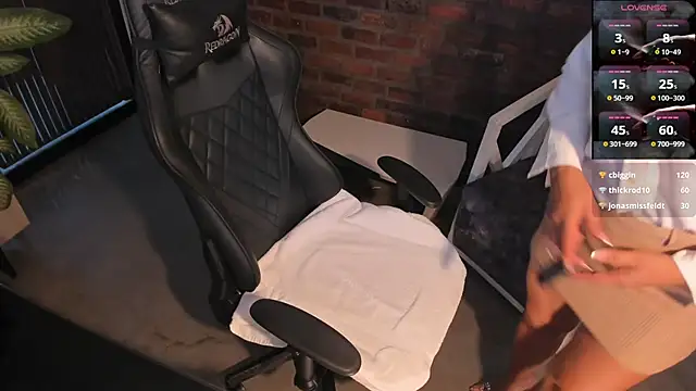 Snapshot of natural_bigboobs chatting on 12, 3, 2025 natural bigboobs online show from 12, 3, 2025