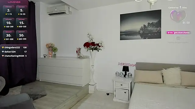 Domixdyva online show from 17, 9, 2025