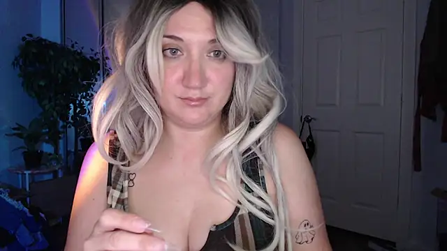 Snapshot of GoddessEmmy chatting on 21, 5, 2026 GoddessEmmy online show from 21, 5, 2026