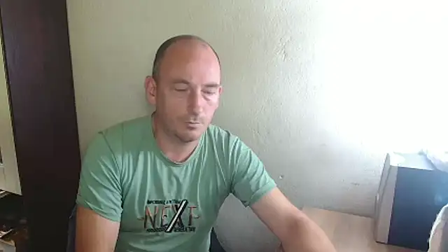 Snapshot of Johan___Barker chatting on 22, 10, 2025 Johan Barker online show from 22, 10, 2025