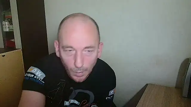 Snapshot of Johan___Barker chatting on 5, 2, 2026 Johan Barker online show from 5, 2, 2026