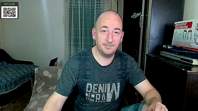 Snapshot of Johan___Barker chatting on 4, 2, 2025 Johan Barker online show from 4, 2, 2025