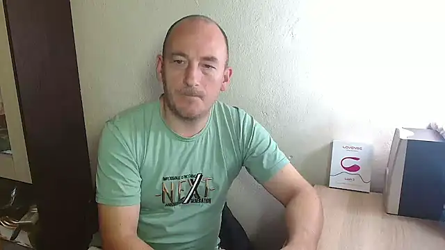 Snapshot of Johan___Barker chatting on 18, 11, 2025 Johan Barker online show from 18, 11, 2025