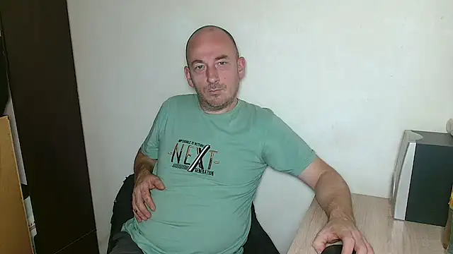 Snapshot of Johan___Barker chatting on 28, 11, 2025 Johan Barker online show from 28, 11, 2025